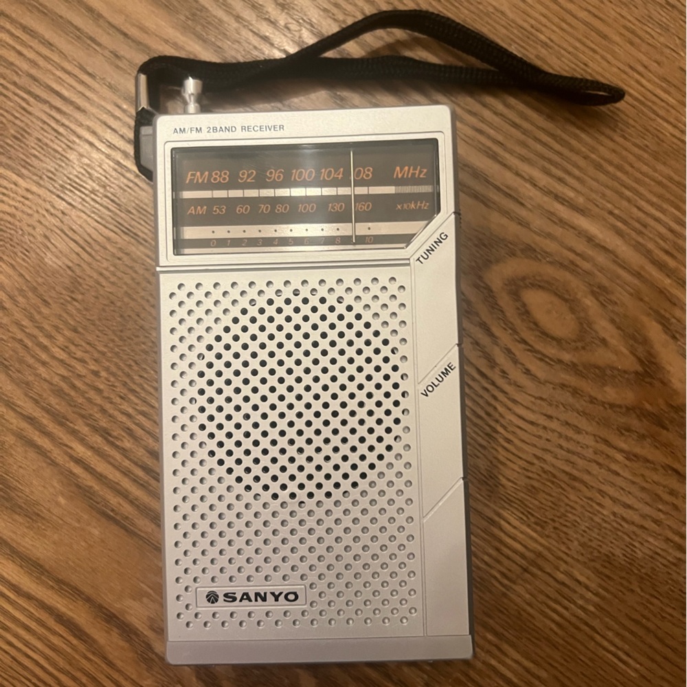 VTG Sanyo portable radio RP5065